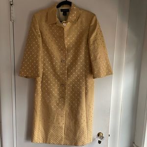 A 3/4 sleeve dress coat, linen and silk.